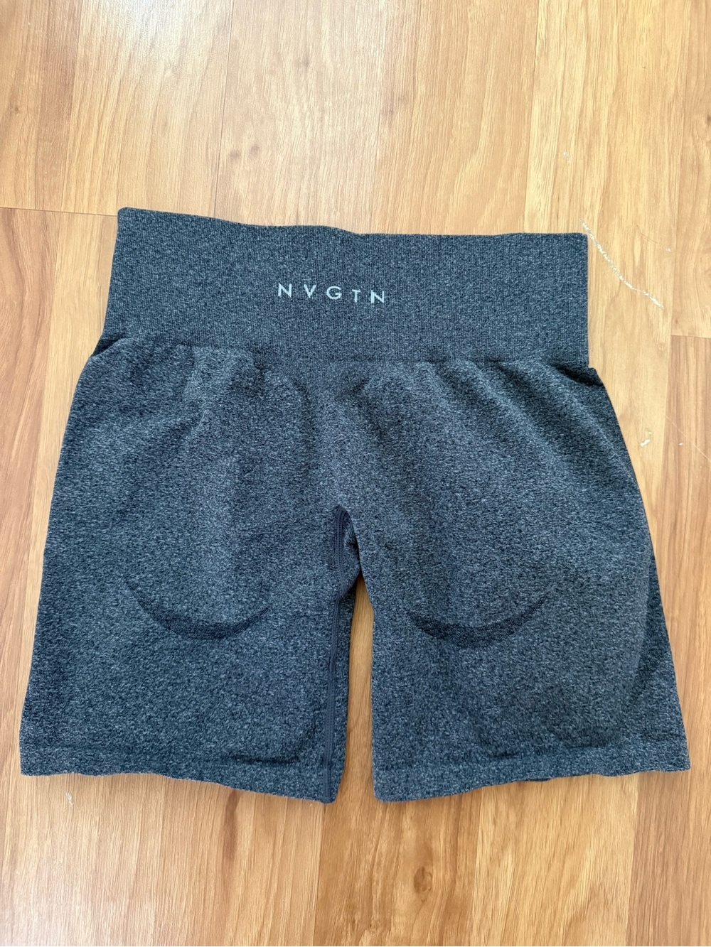 NVGTN workout shorts - Picture 2 of 3